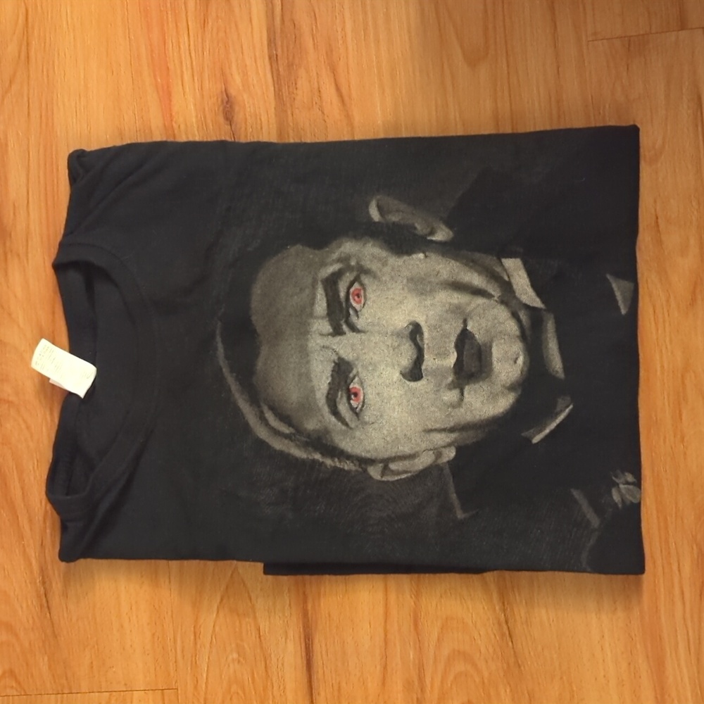 Graphic tee